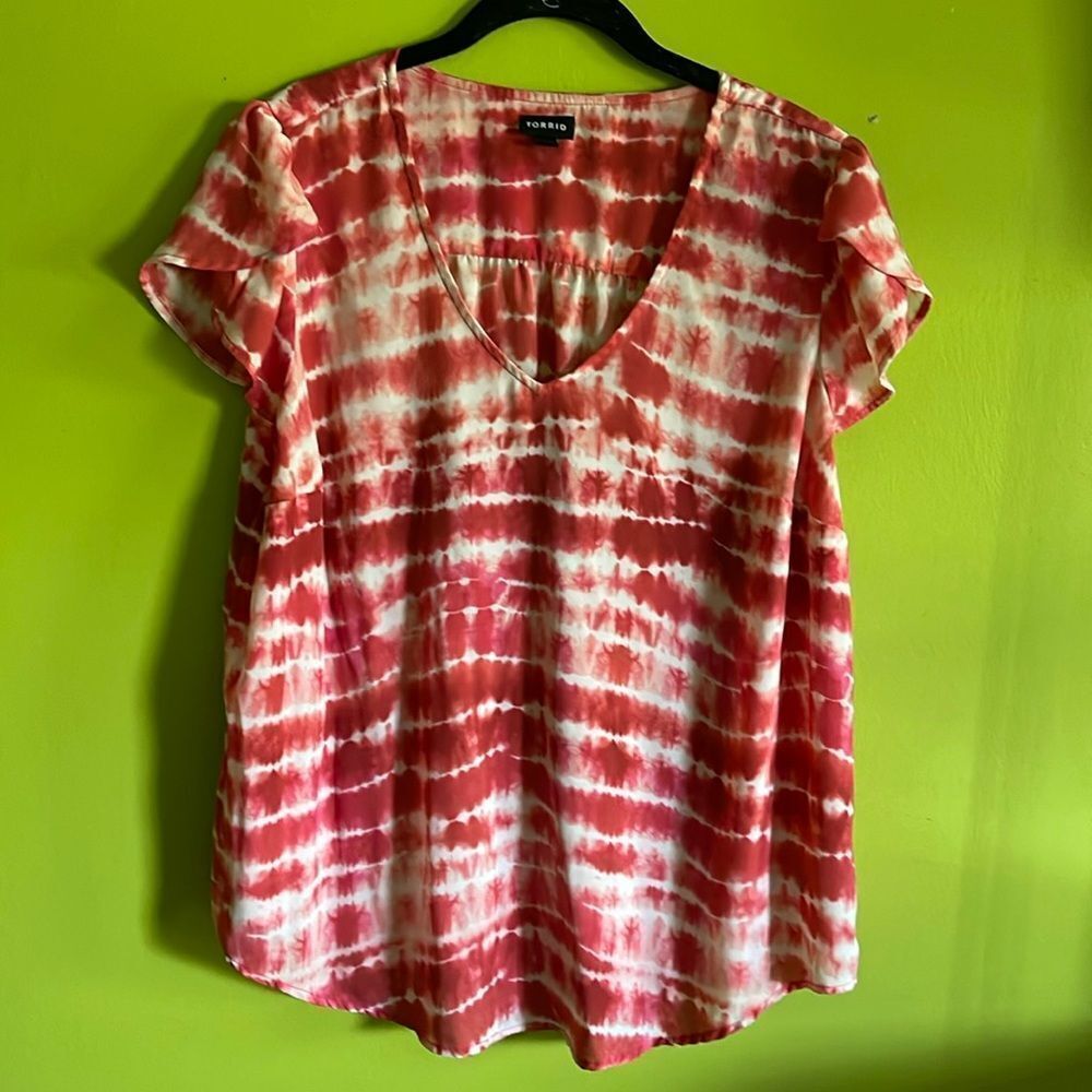 Torrid Red & White Tie Dye Short Sleeved Blouse Top Size 0 12/L